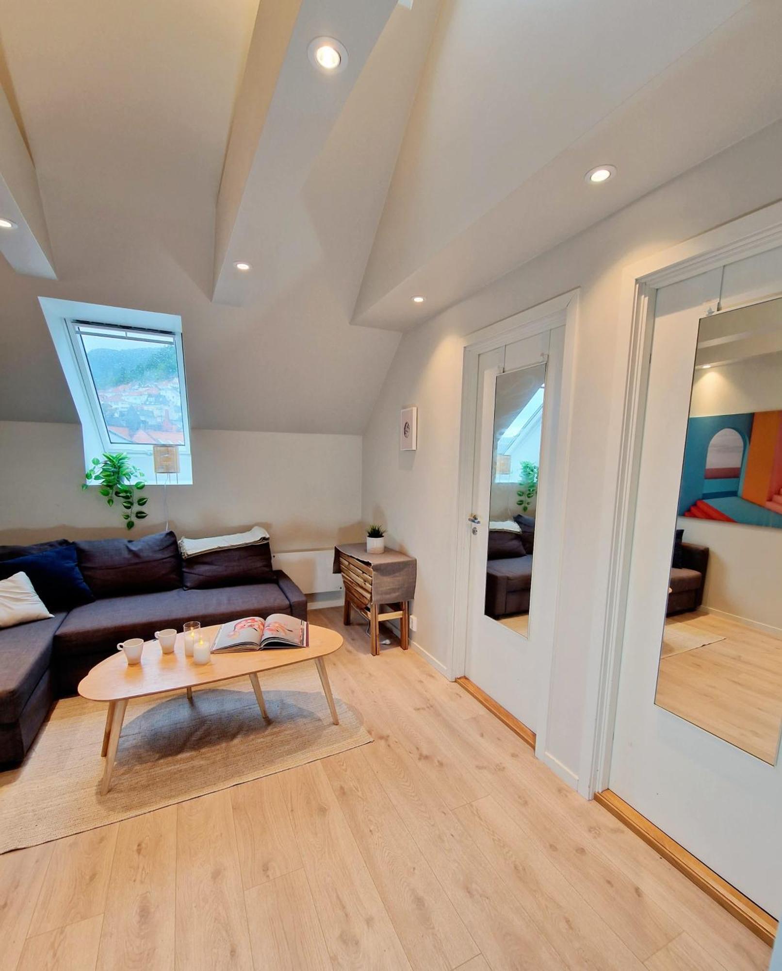 Floor In The Middle Of Town - Great Beds * Bergen