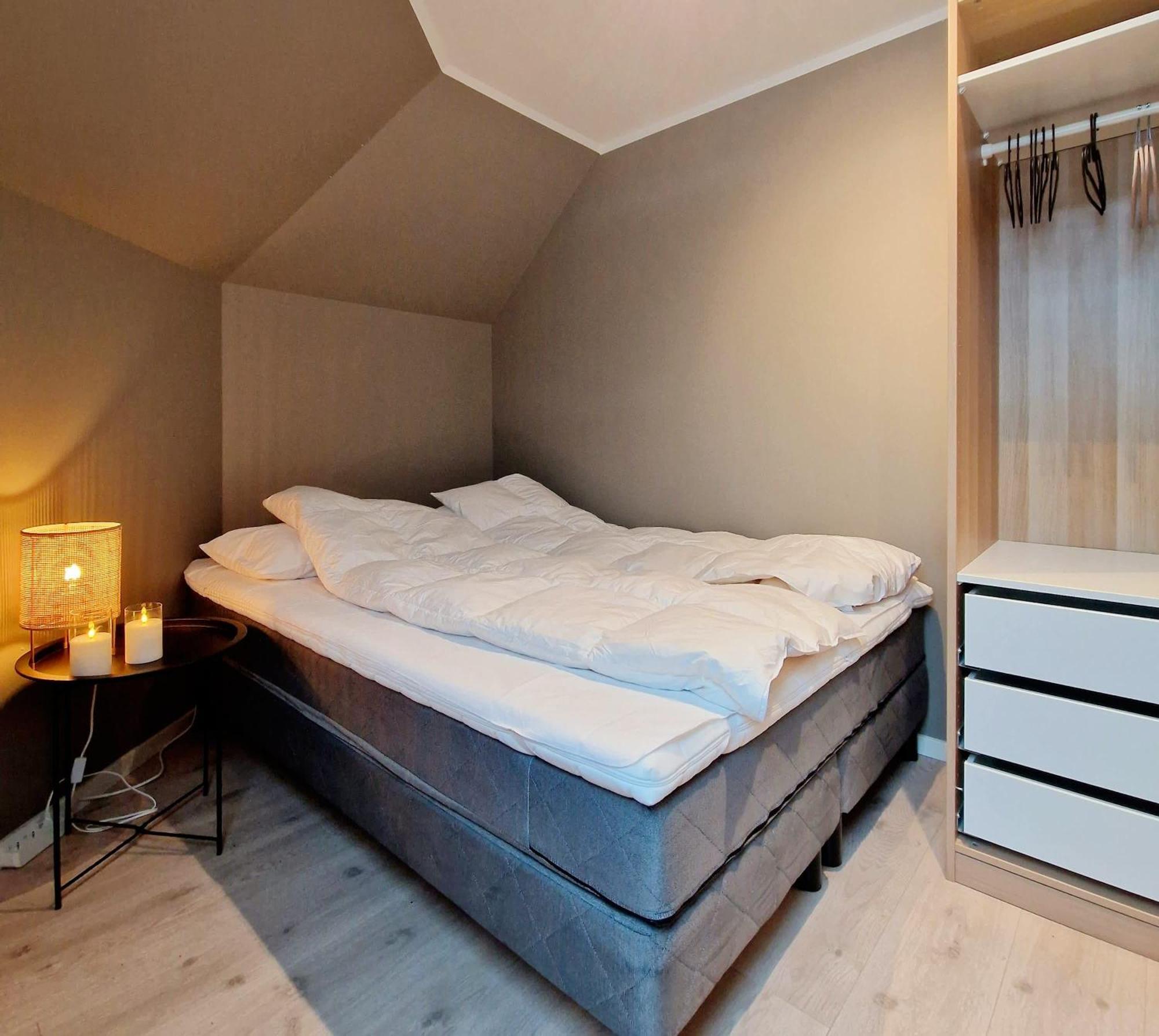 Floor In The Middle Of Town - Great Beds *