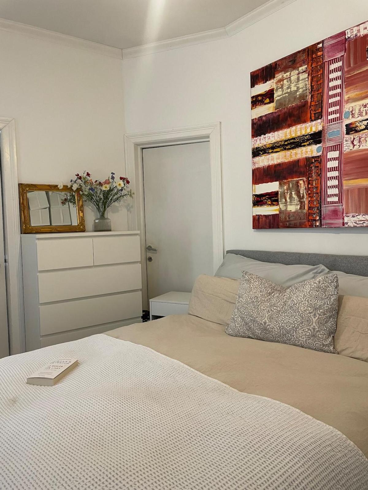 Modern And Cosy In Centre Bergen