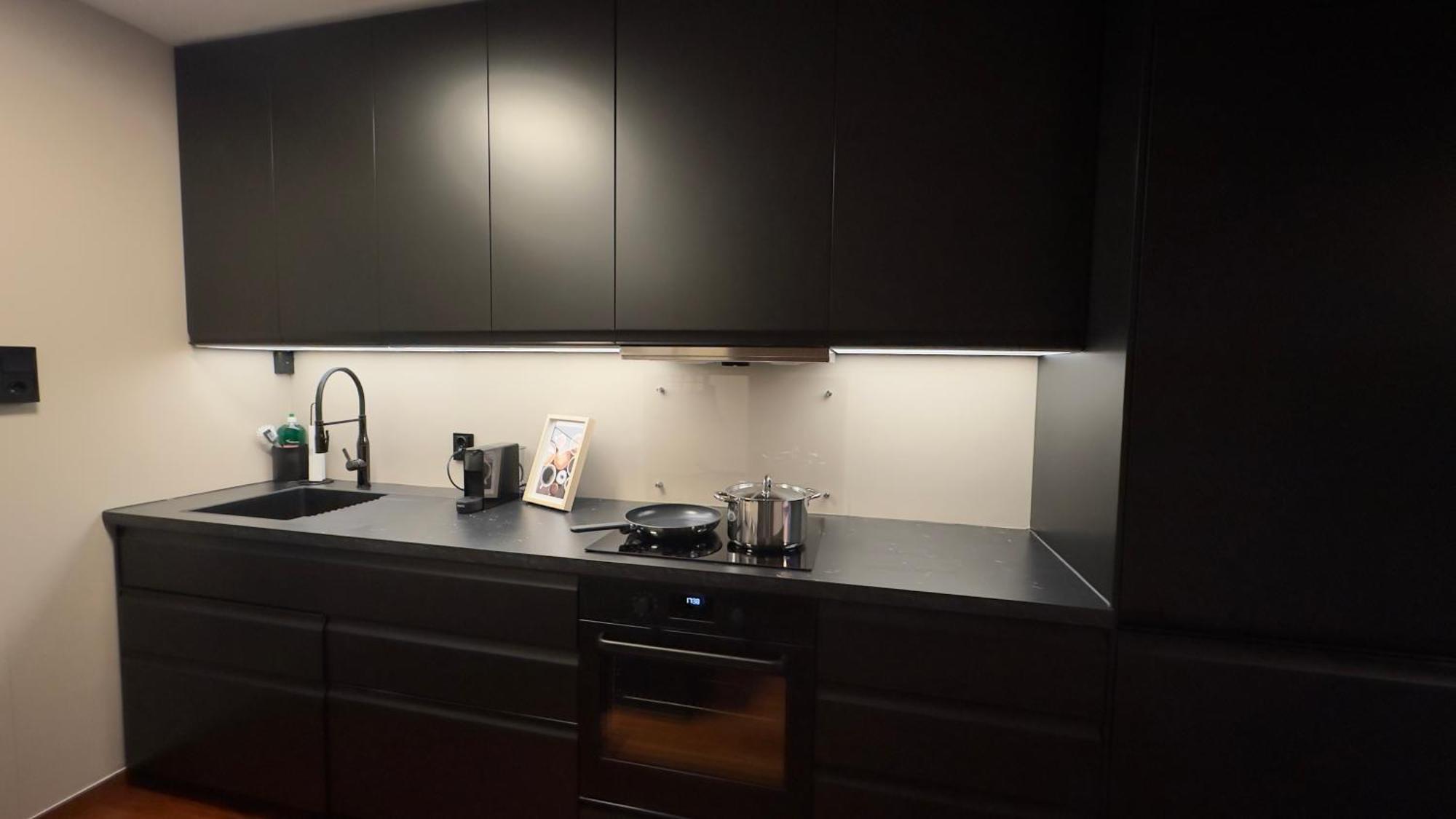Modern Suites, Excellent Location In The Heart Of Apartment *