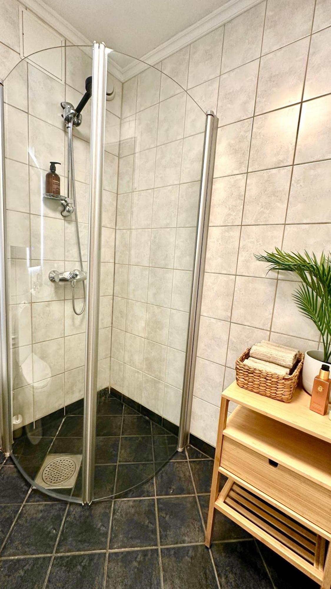 Modern Suites, Excellent Location In The Heart Of Apartment Bergen