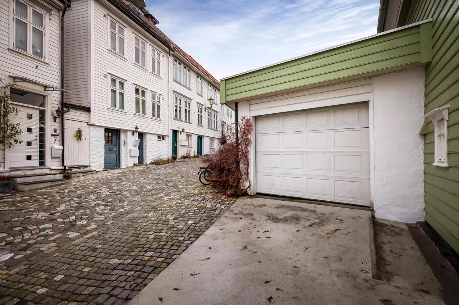 Dinbnb L Historic 4br House L 2 Free Parking L Balcony&terrace Bergen