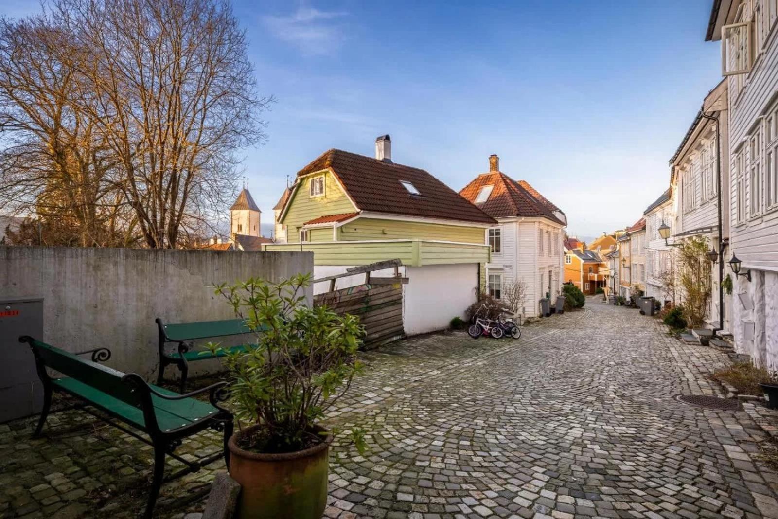 Dinbnb L Historic 4br House L 2 Free Parking L Balcony&terrace