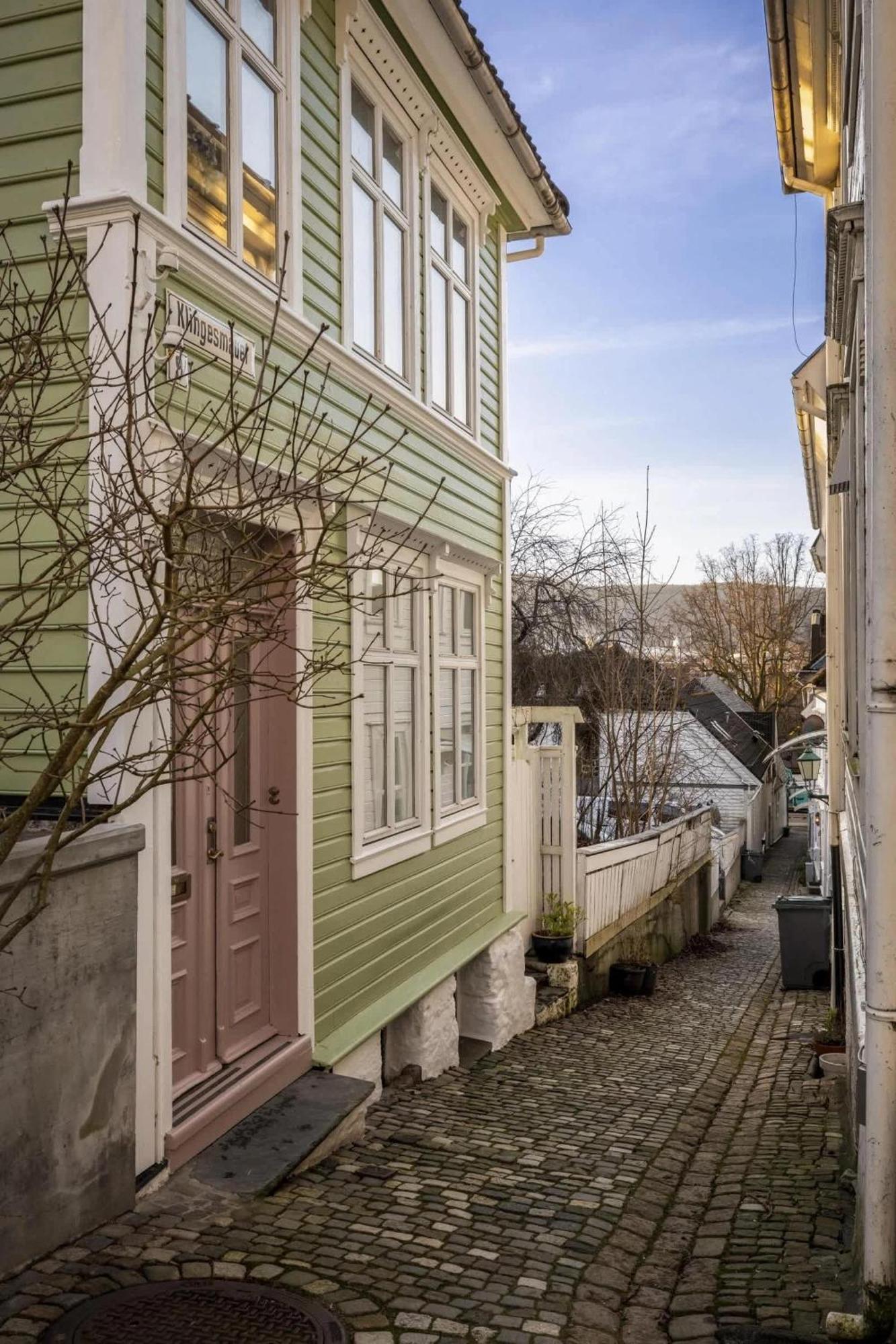 Dinbnb L Historic 4br House L 2 Free Parking L Balcony&terrace Bergen