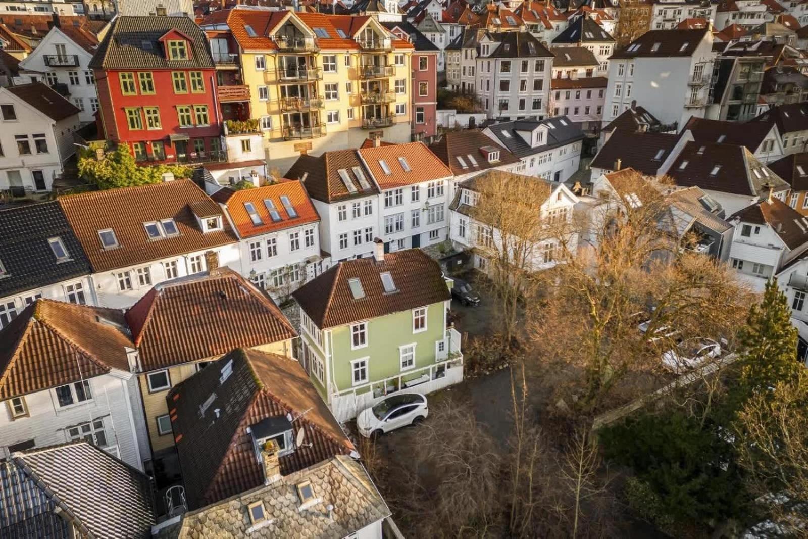 Dinbnb L Historic 4br House L 2 Free Parking L Balcony&terrace