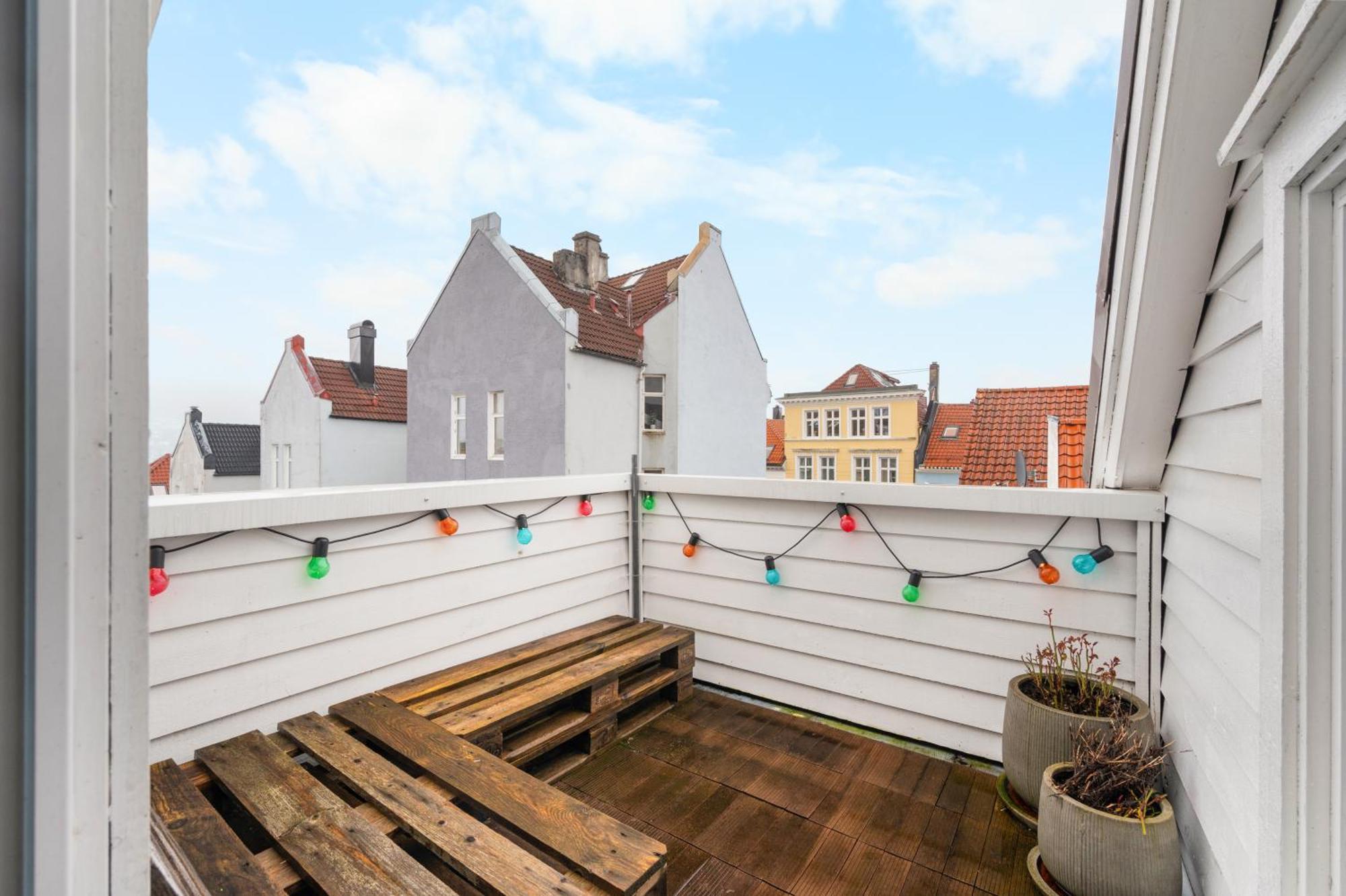 Apartment Historic Townhouse I With Rooftop & Free Parking Bergen