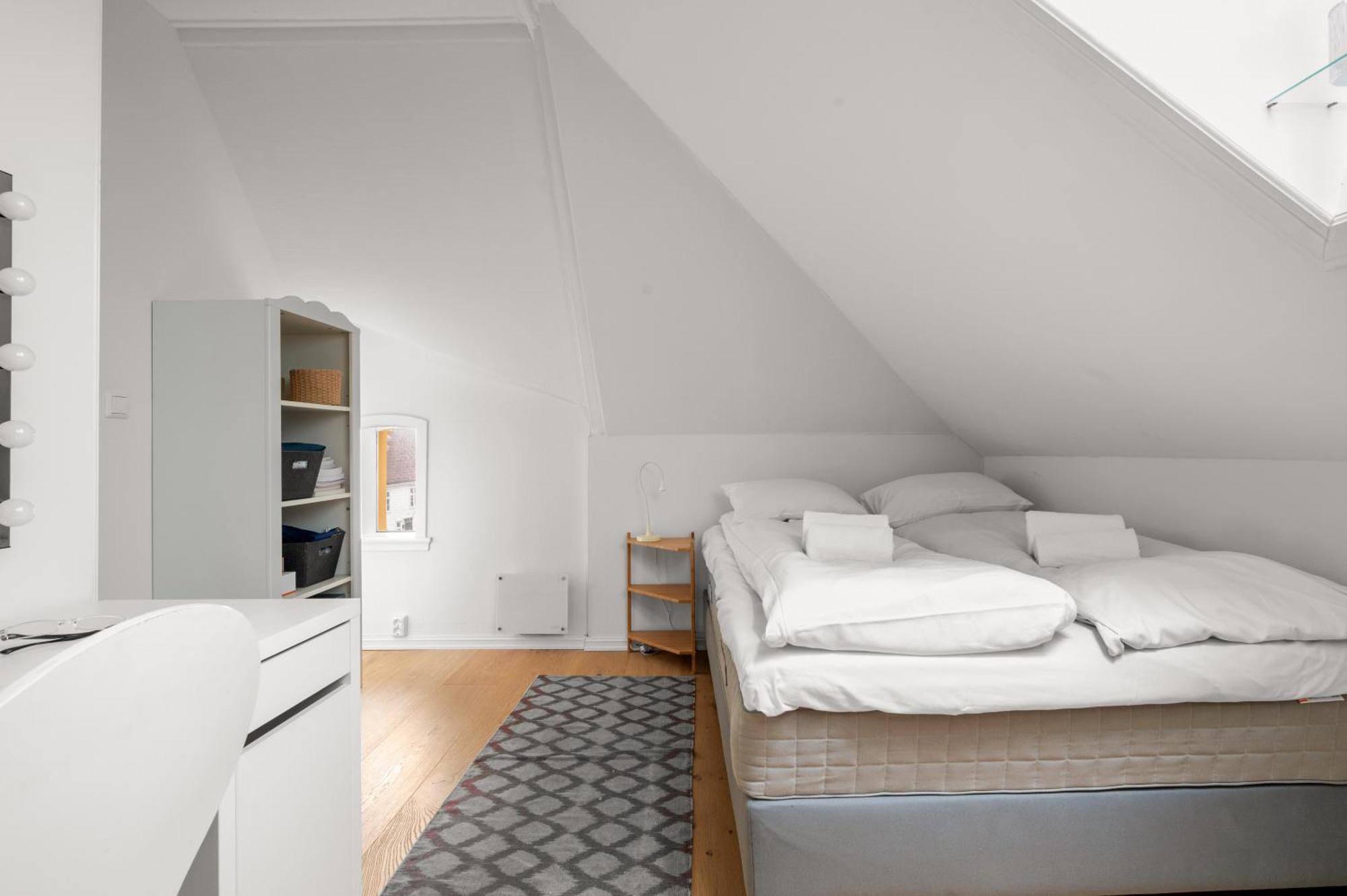 Historic Townhouse I With Rooftop & Free Parking * Bergen