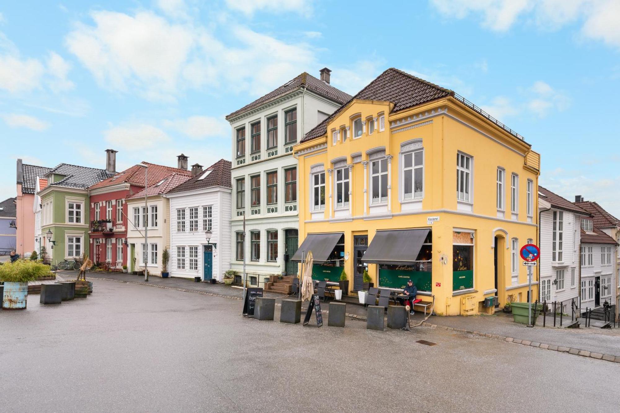 Apartment Historic Townhouse I With Rooftop & Free Parking Bergen