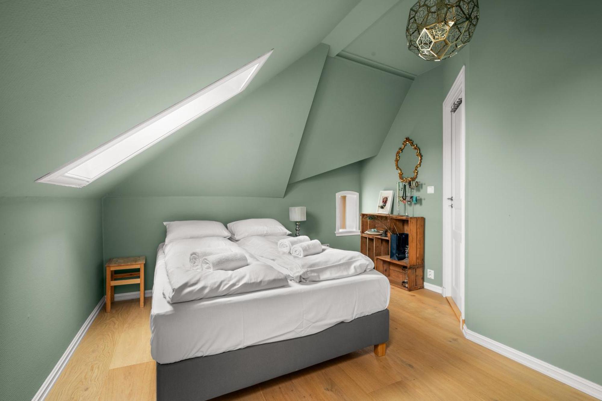 Historic Townhouse I With Rooftop & Free Parking Apartment Bergen