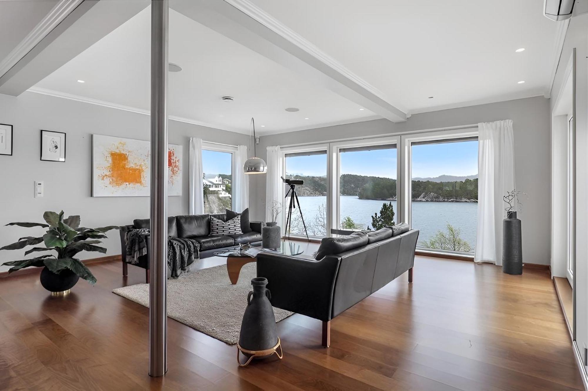 Beachfront Villa With Jacuzzi, Cinema & Canoe * Bergen