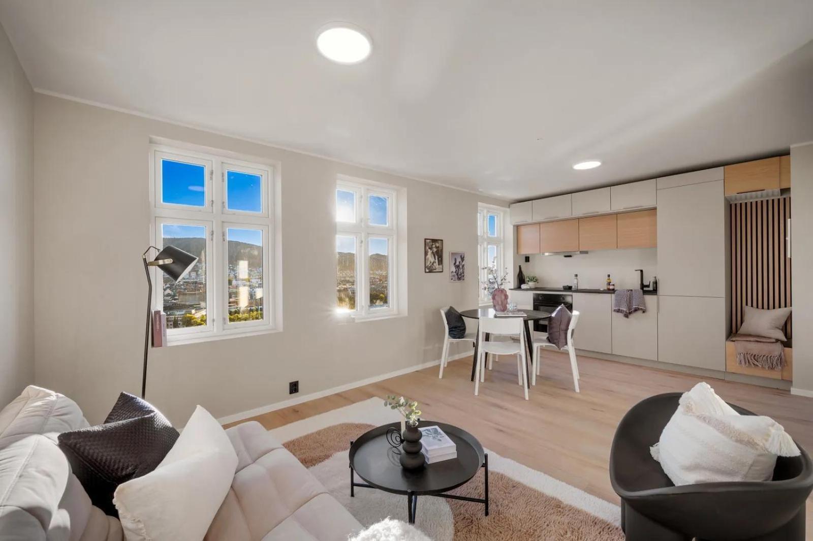 Apartment Panorama - View In L