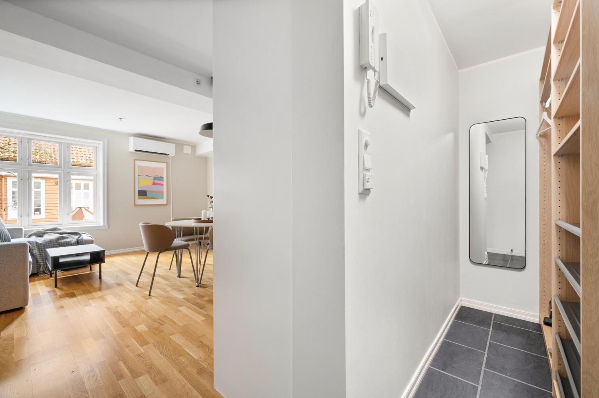 Beds - Modern, Cozy & Perfect Location Apartment *