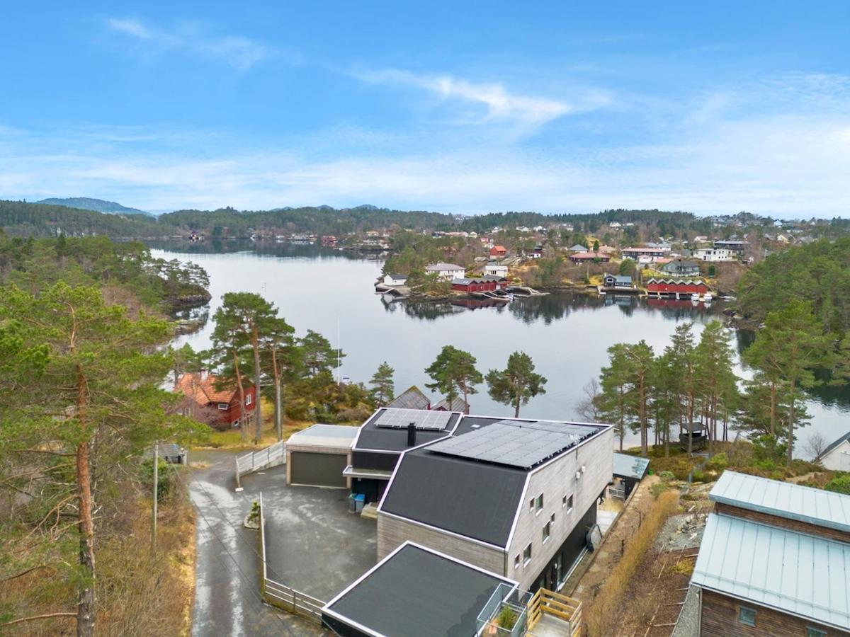 Vy - A Gem With Private In Biệt thự Bergen