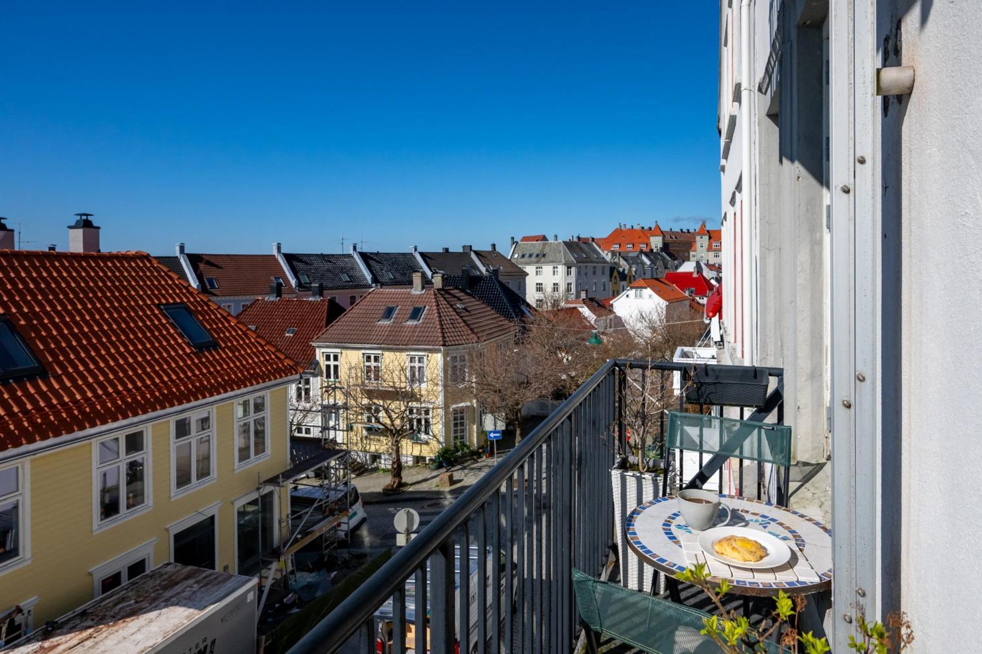 Oasis With Balcony And Sunset View Bergen