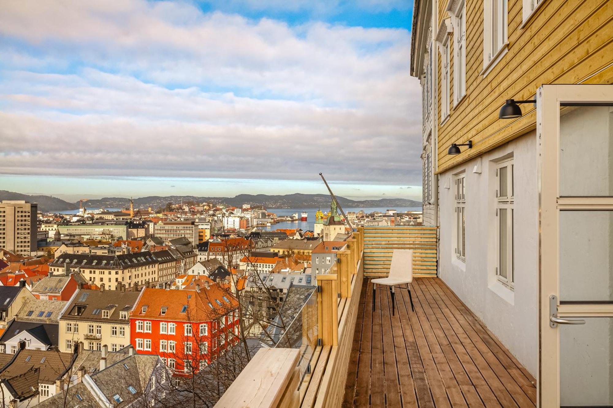 Panorama - View In L 2br & Terrace Bergen