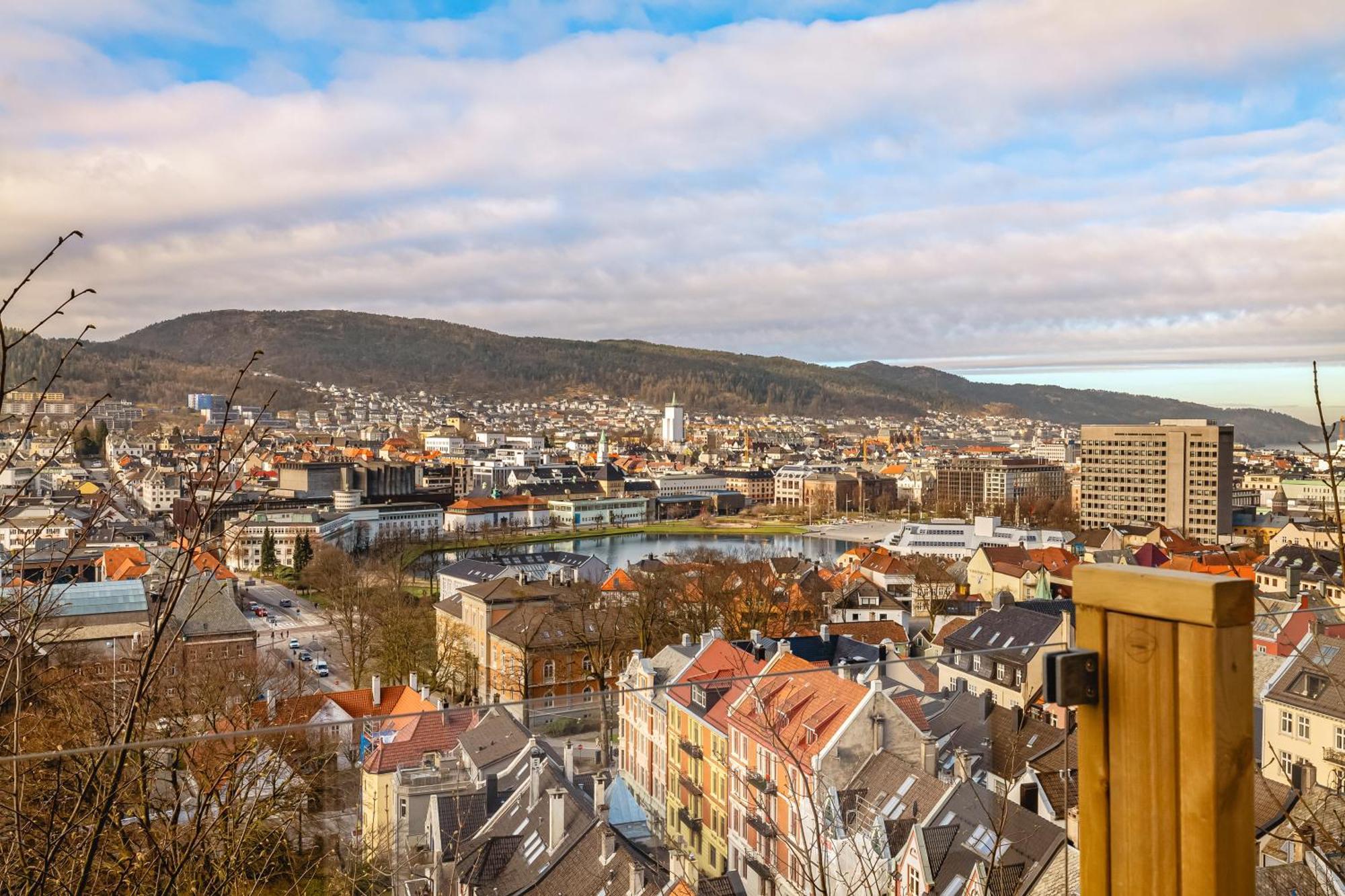 Panorama - View In L 2br & Terrace Apartment Bergen