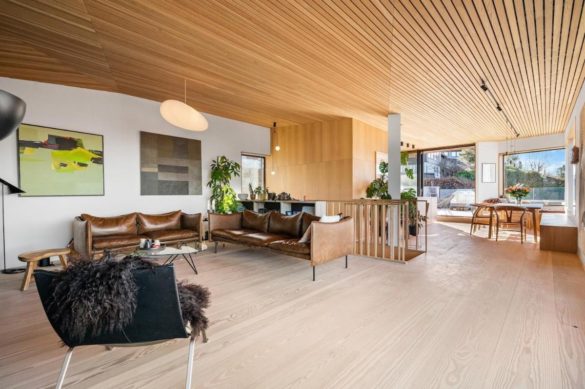 Villa In The Hollywood Hills Of With Breathtaking Views Bergen