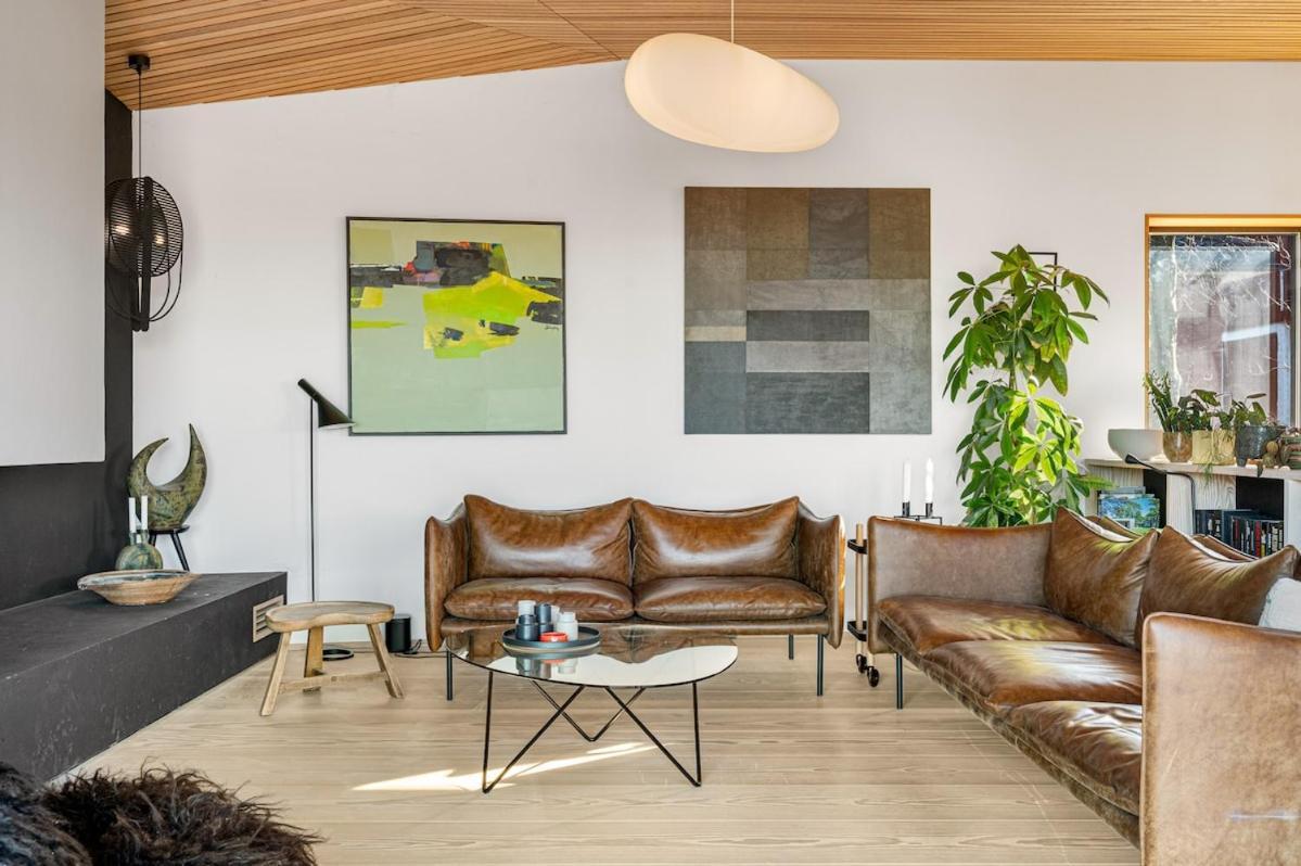 In The Hollywood Hills Of With Breathtaking Views Villa *