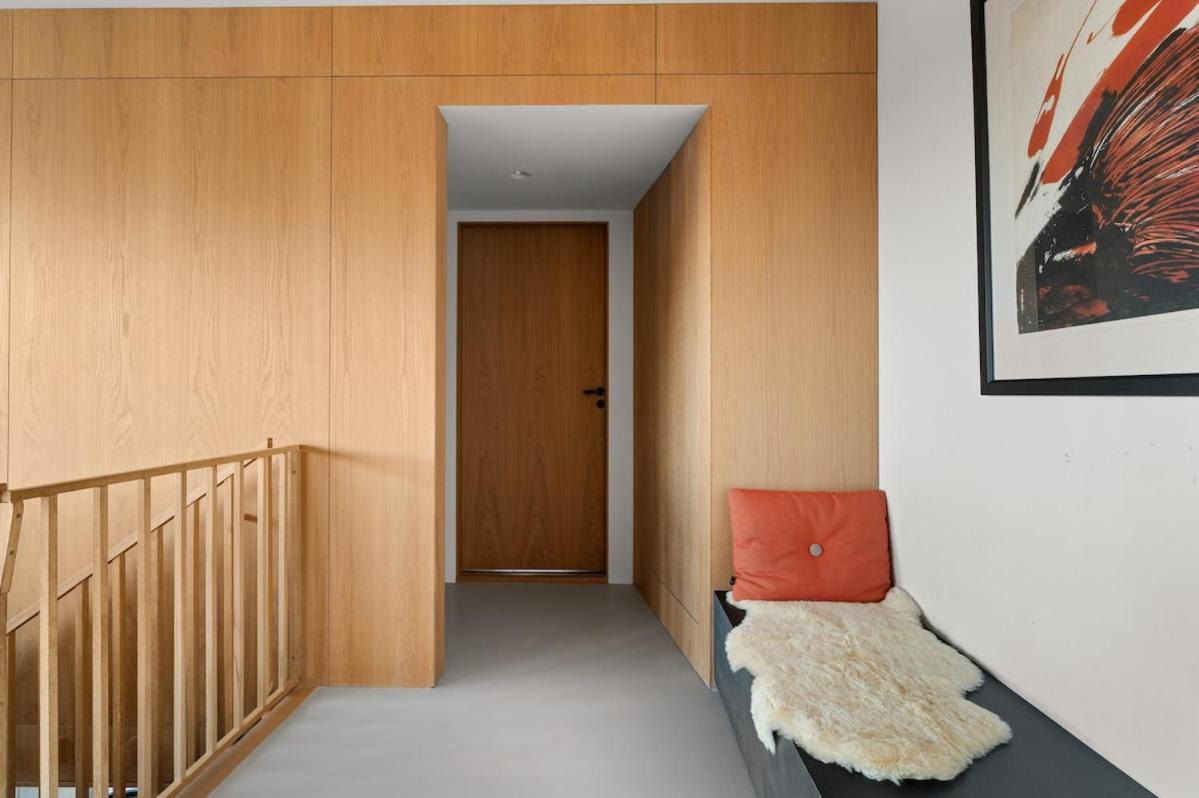 In The Hollywood Hills Of With Breathtaking Views * Bergen