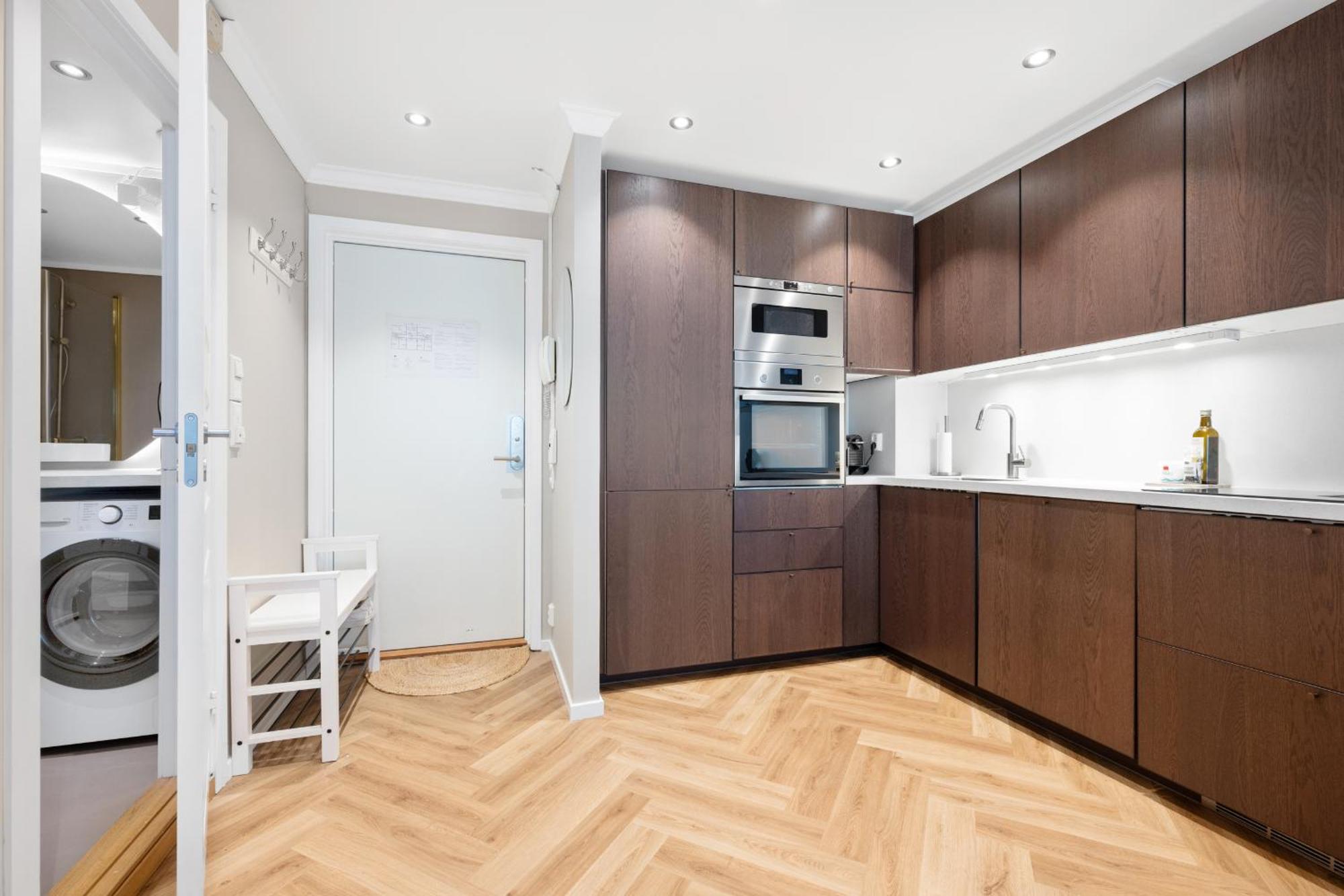 Modern In Centre Apartment