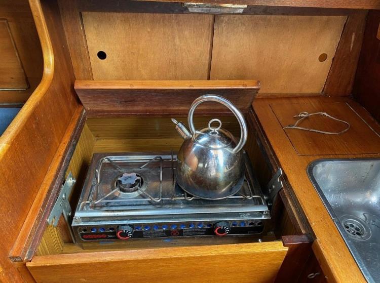 Botel Charming Houseboat