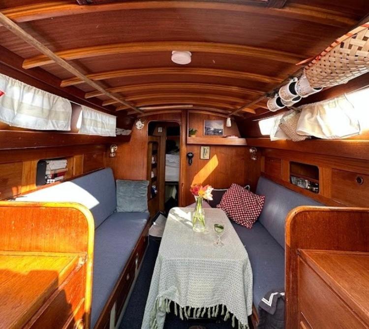 Charming Houseboat Bergen