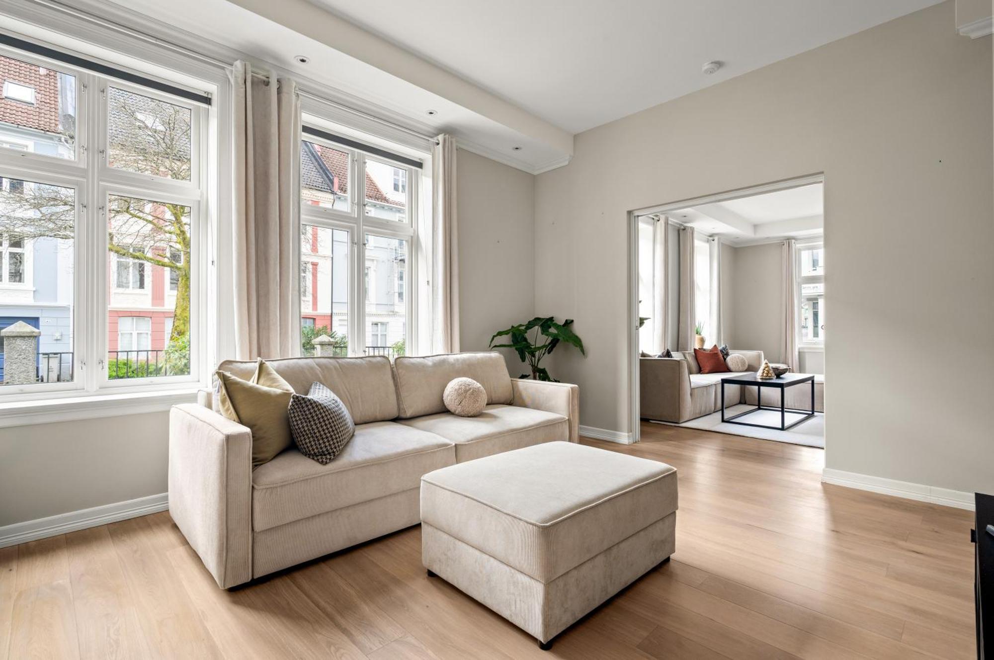 Scandinavian Luxury In Bergen's Finest Street Apartment *