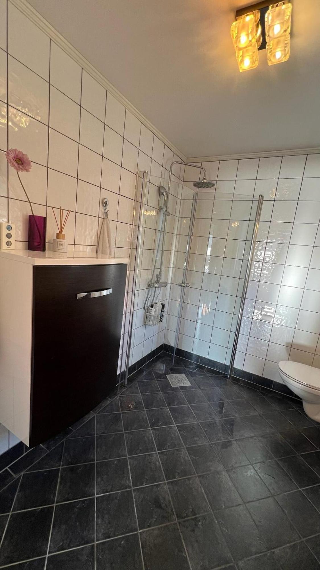 Villa With Heated Pool And Magnificent View Bergen