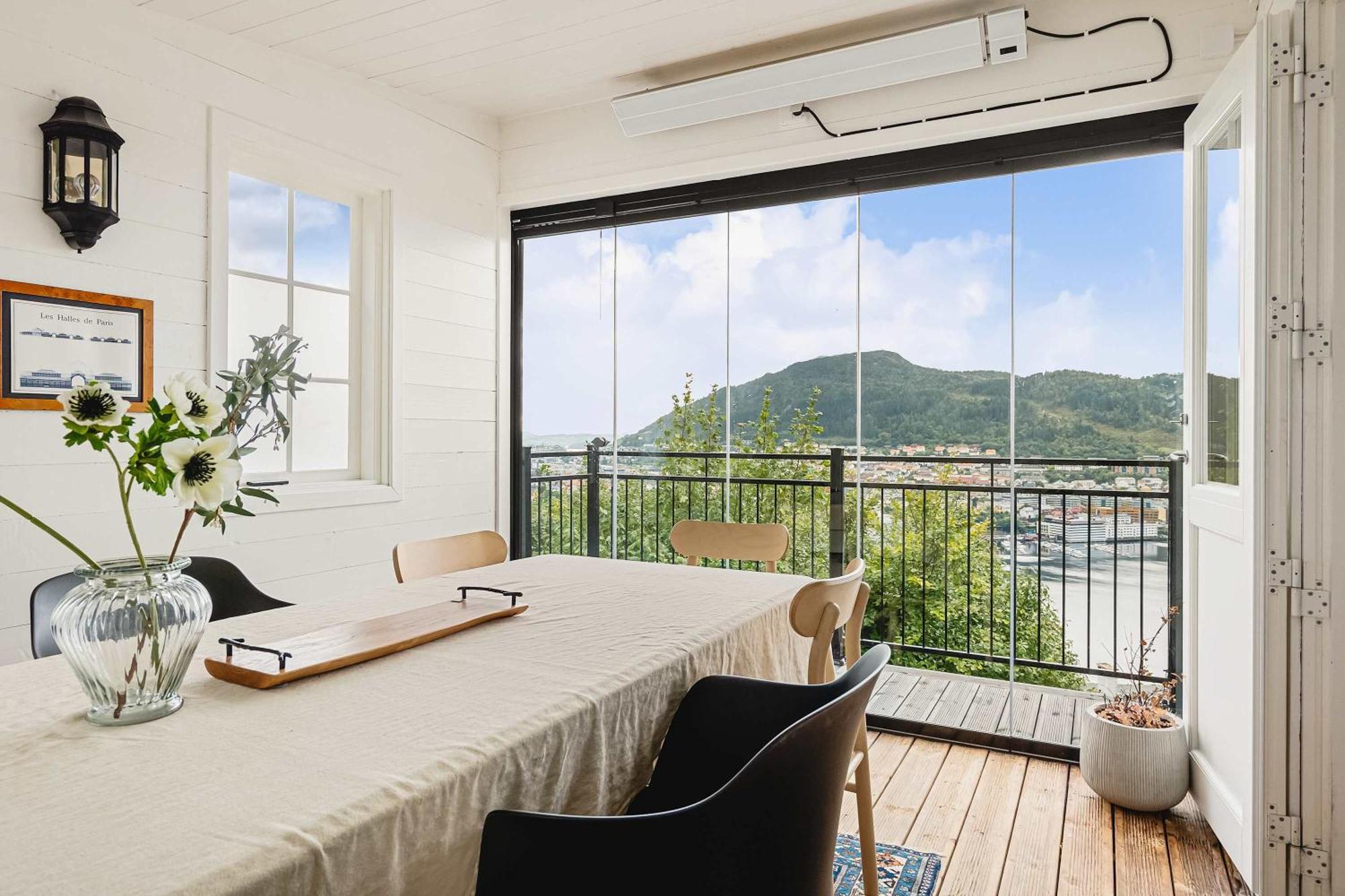 Dinbnb Homes I Luxury With Hot Tub & Views *