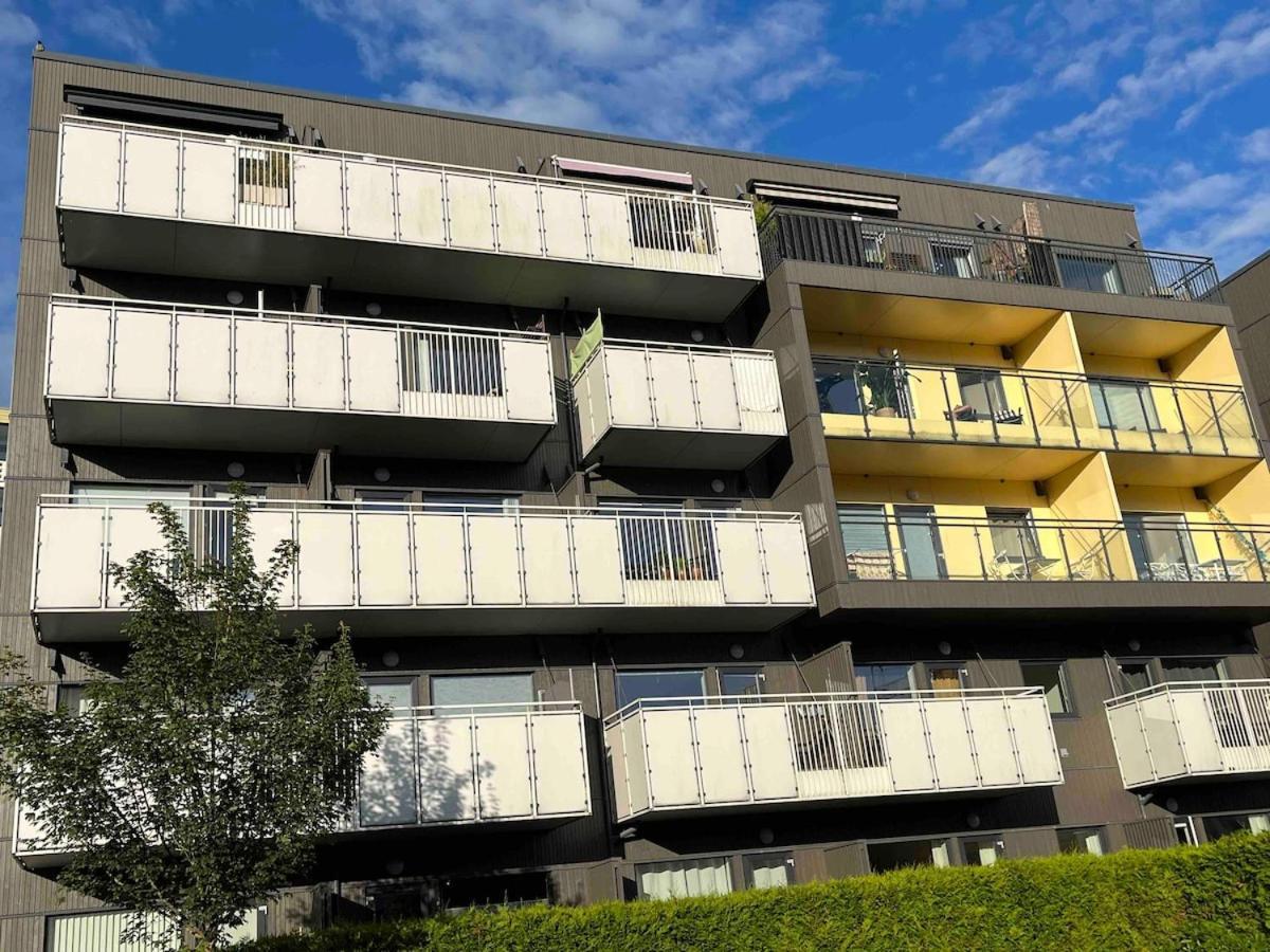 In Modern Complex Near Old