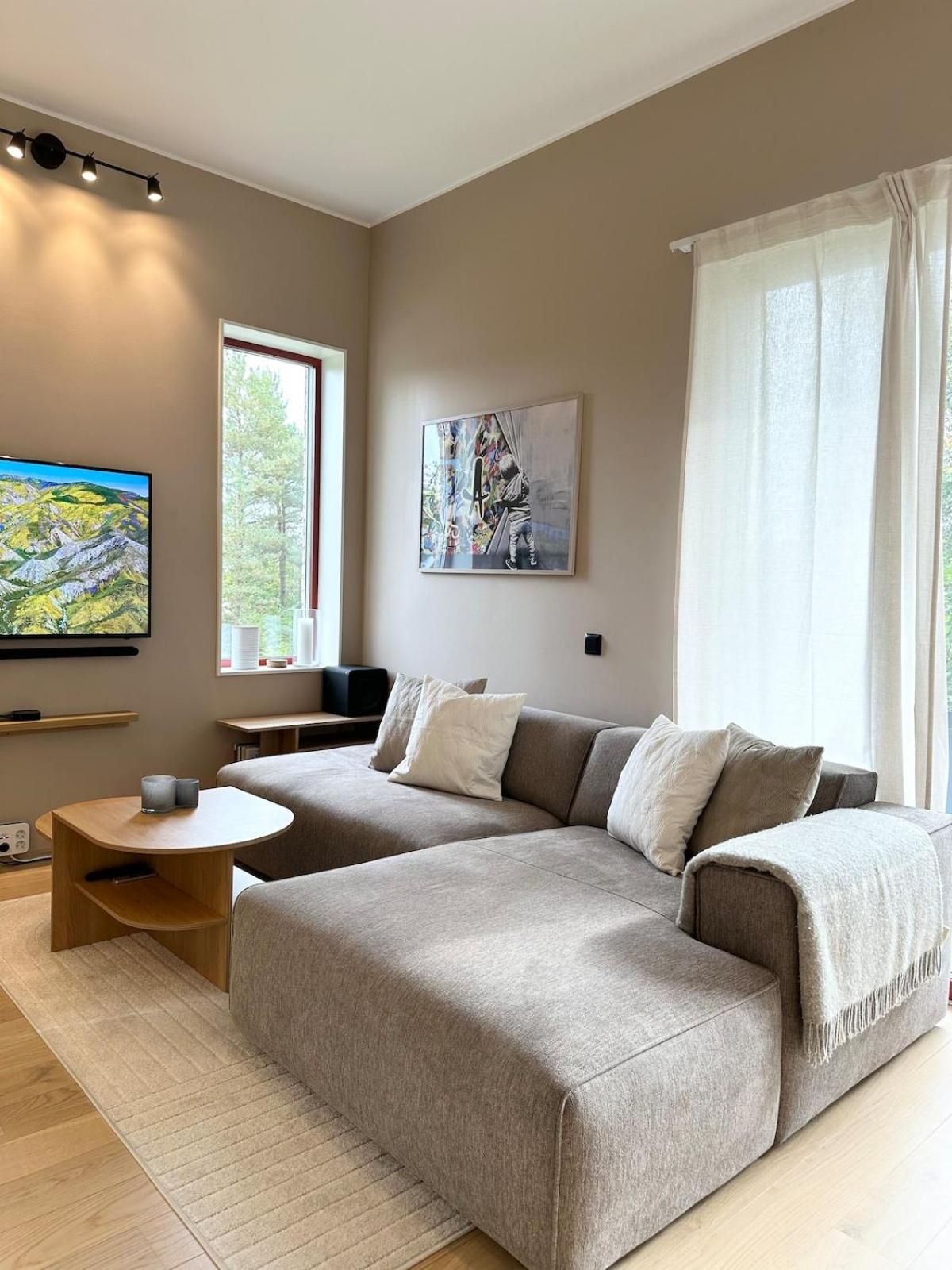 Charming 2-bedroom In Near The Light Rail Apartment Bergen