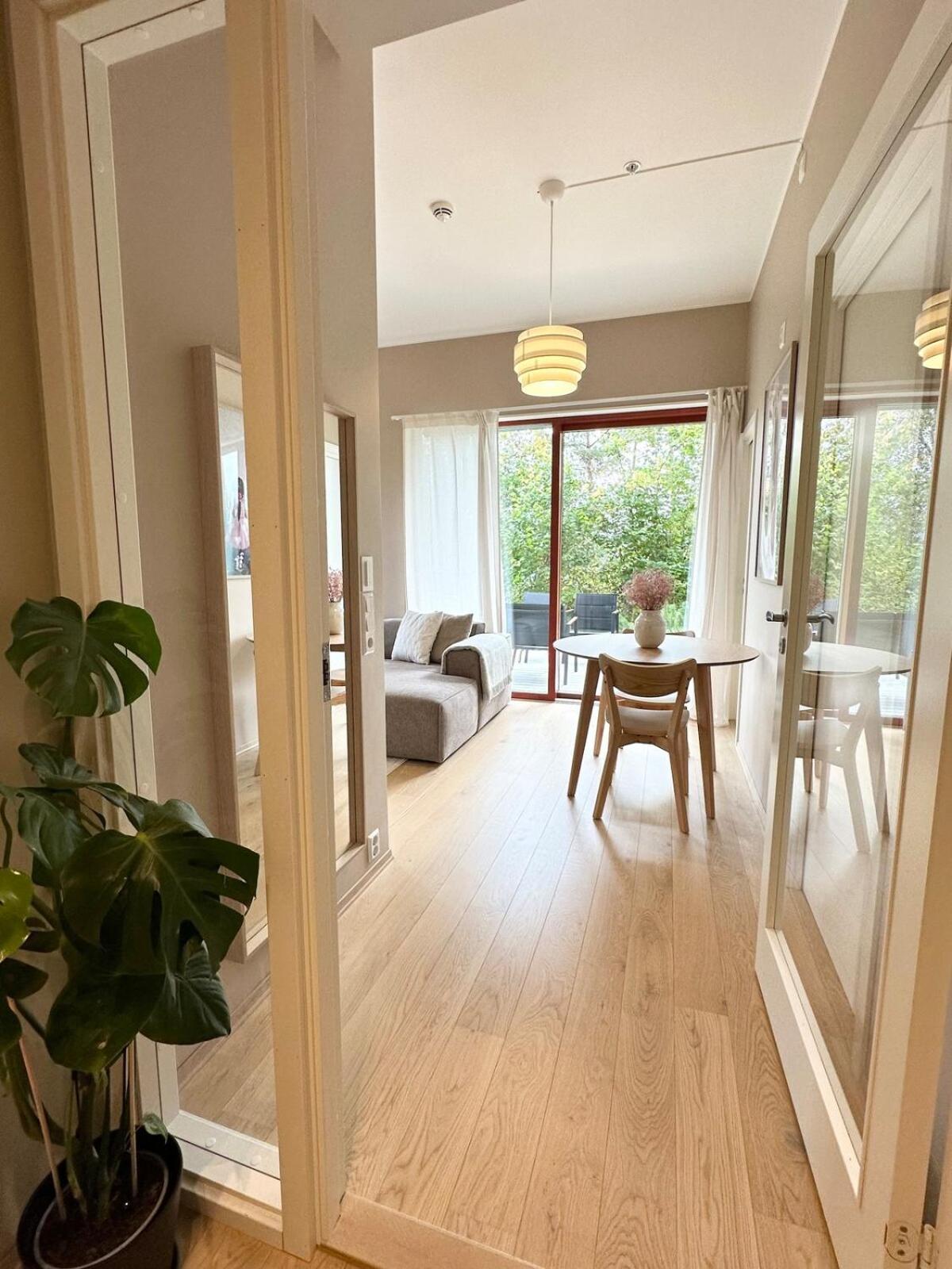 Charming 2-bedroom In Near The Light Rail