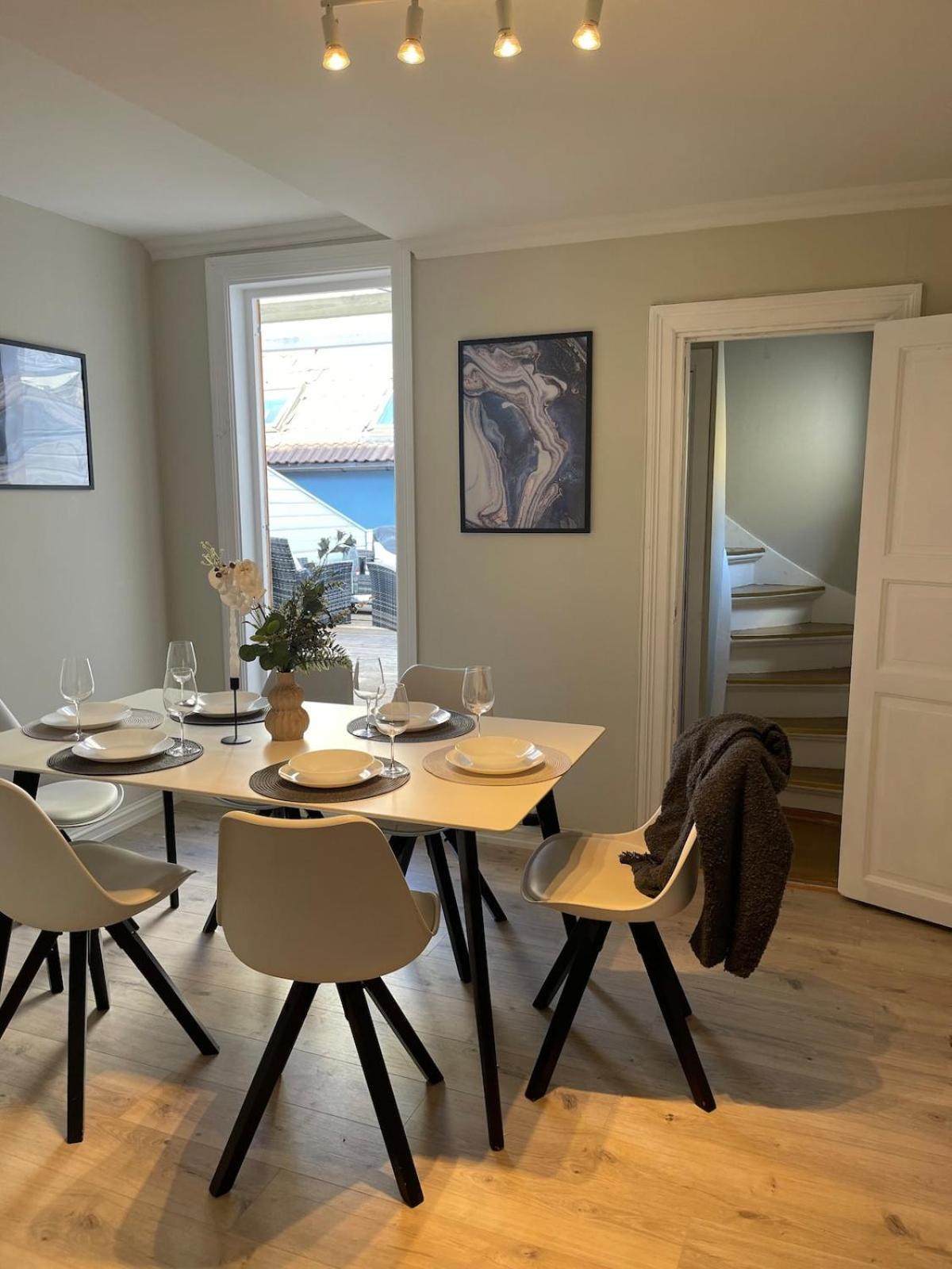Charming House With Roof Terrace And Sea View Apartment *