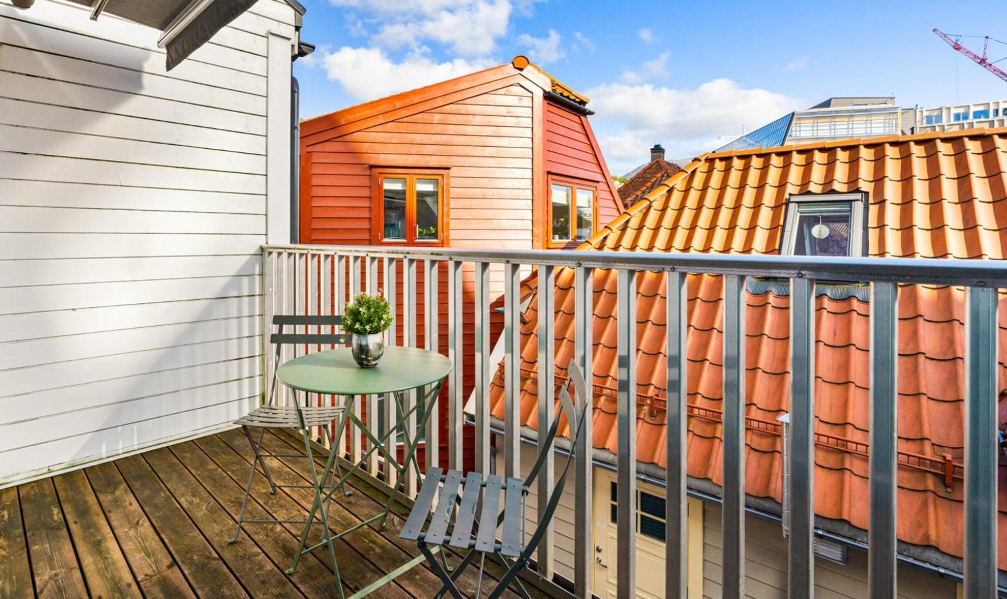 Apartment Architectural Gem At Nostet With Bathtub And Balcony Bergen