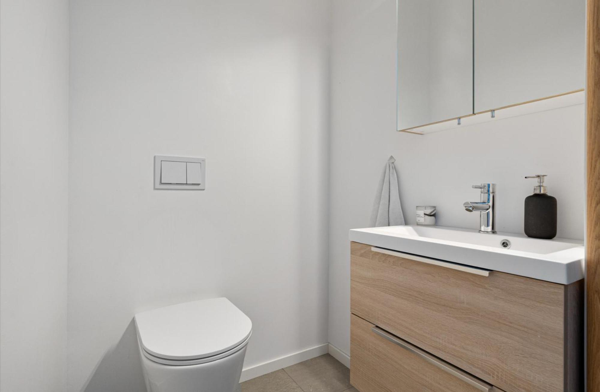 Architectural Gem At Nostet With Bathtub And Balcony Appartement