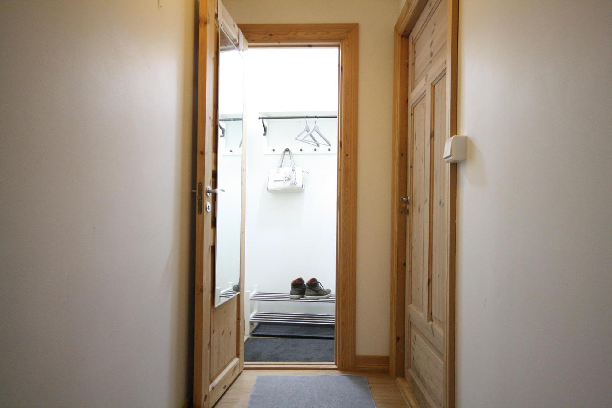 Super Cozy In Picturesque Neighborhood Apartment *