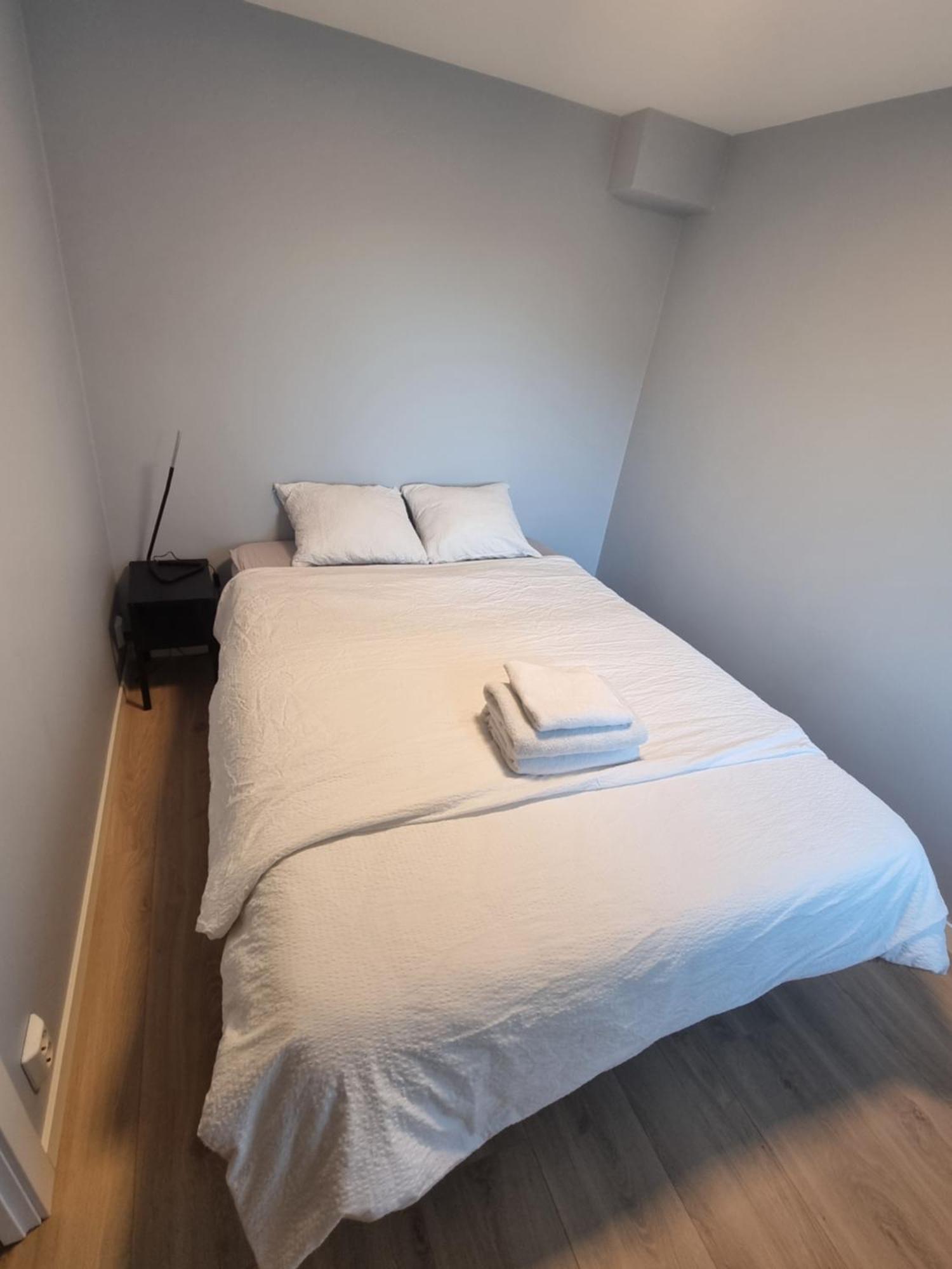 7 Min From The Airport Apartment *