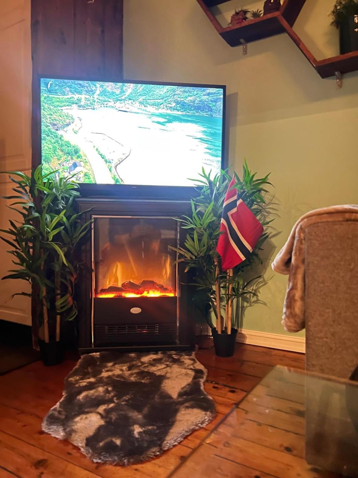Cozy In Center Apartment
