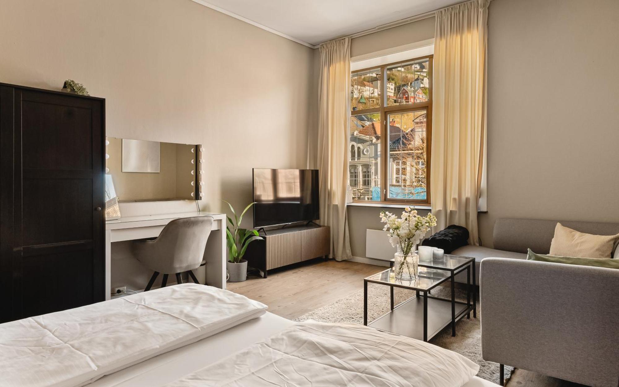 Floyen - Private With The Location In *