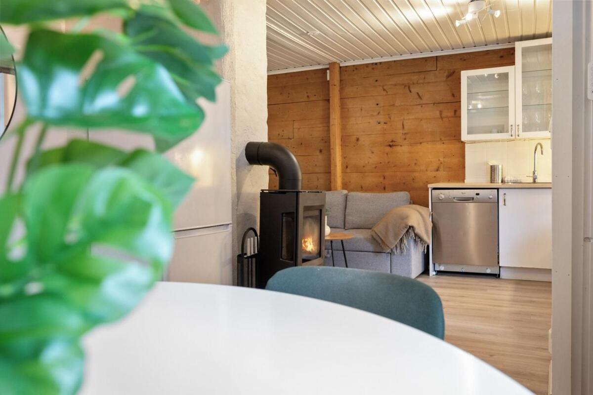 Cozy Hideaway With Private Balcony And Self Check In Apartment *