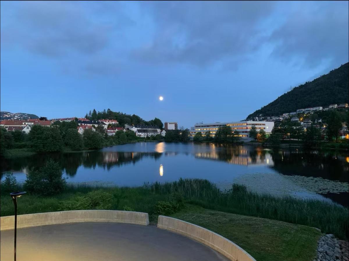 2 Bedroom, View, Light Rail, Apartamento Bergen