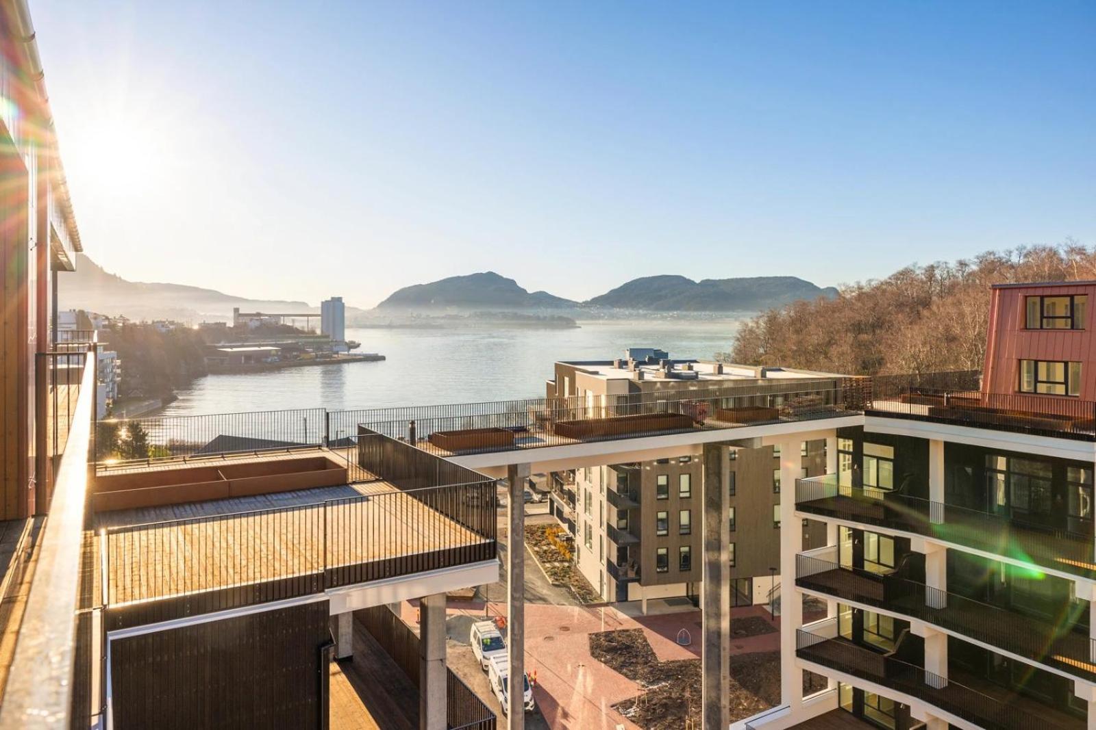 Brand-new 2025 Sunny Private Terrace - By The Sea