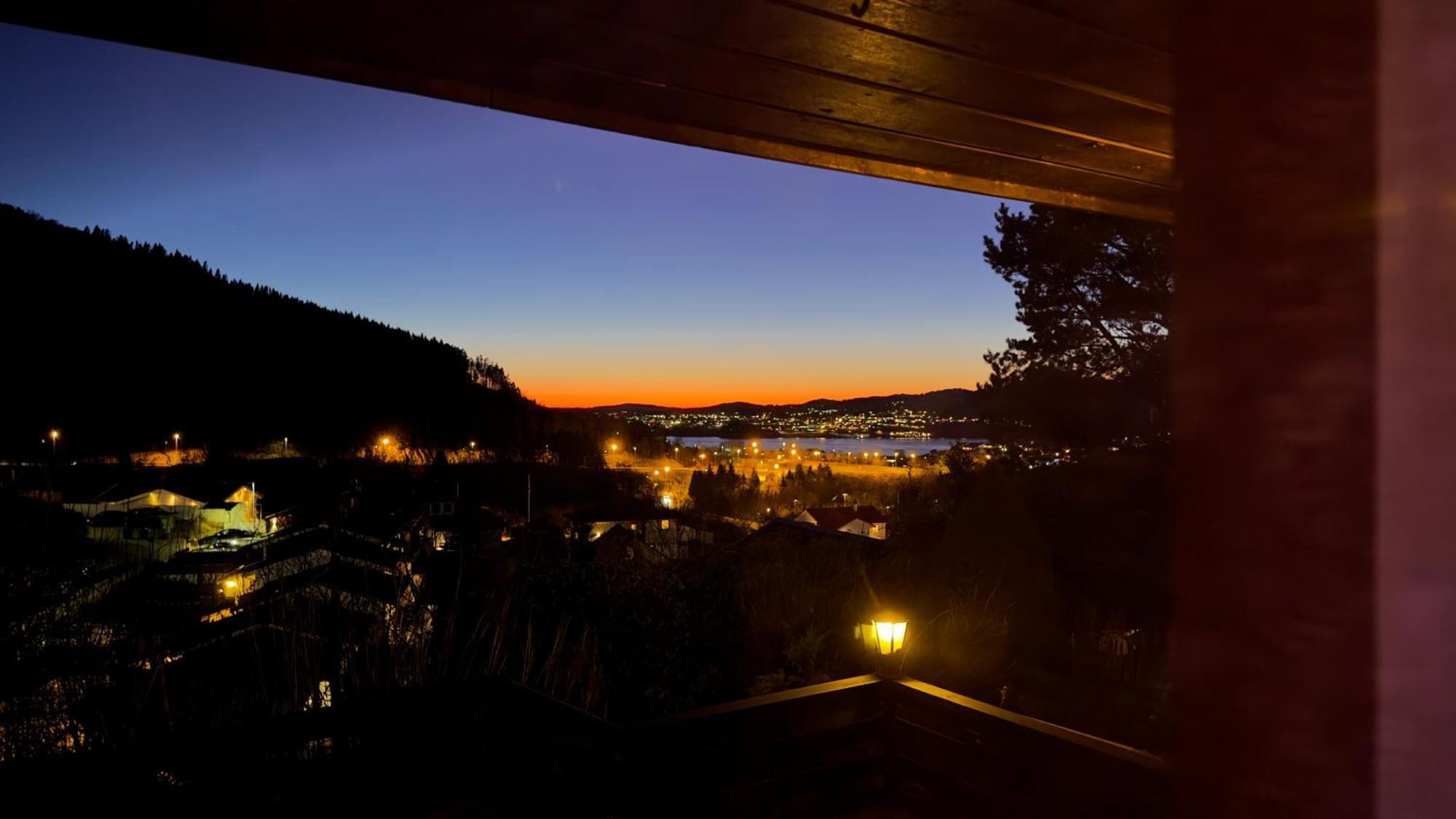 Single-family With Panorama View To The Fjord Pousada *