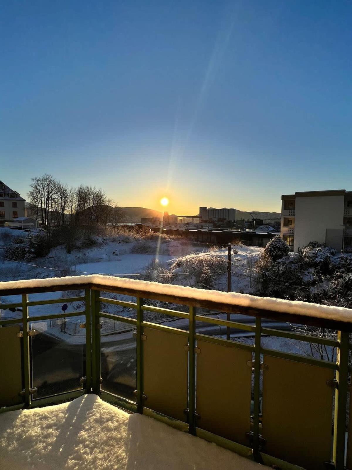 Sea View & Balcony - Top-floor Near Old Holiday home *