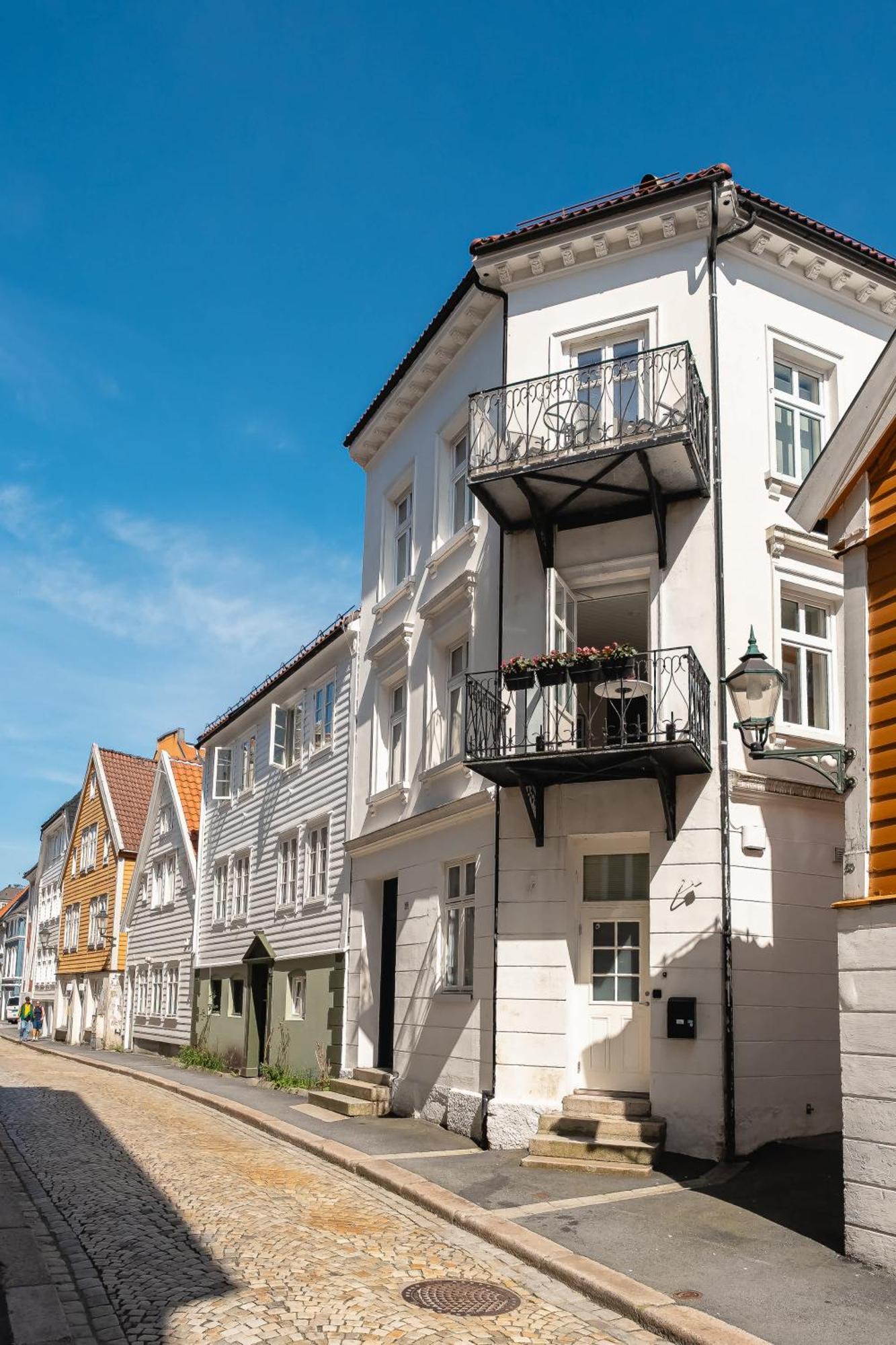 Lägenhet Renovated Gem With Balcony In Street Bergen