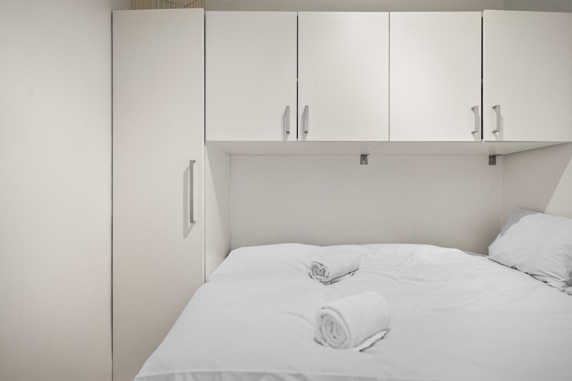 Apartment Beds I Right Behind Bryggen! *