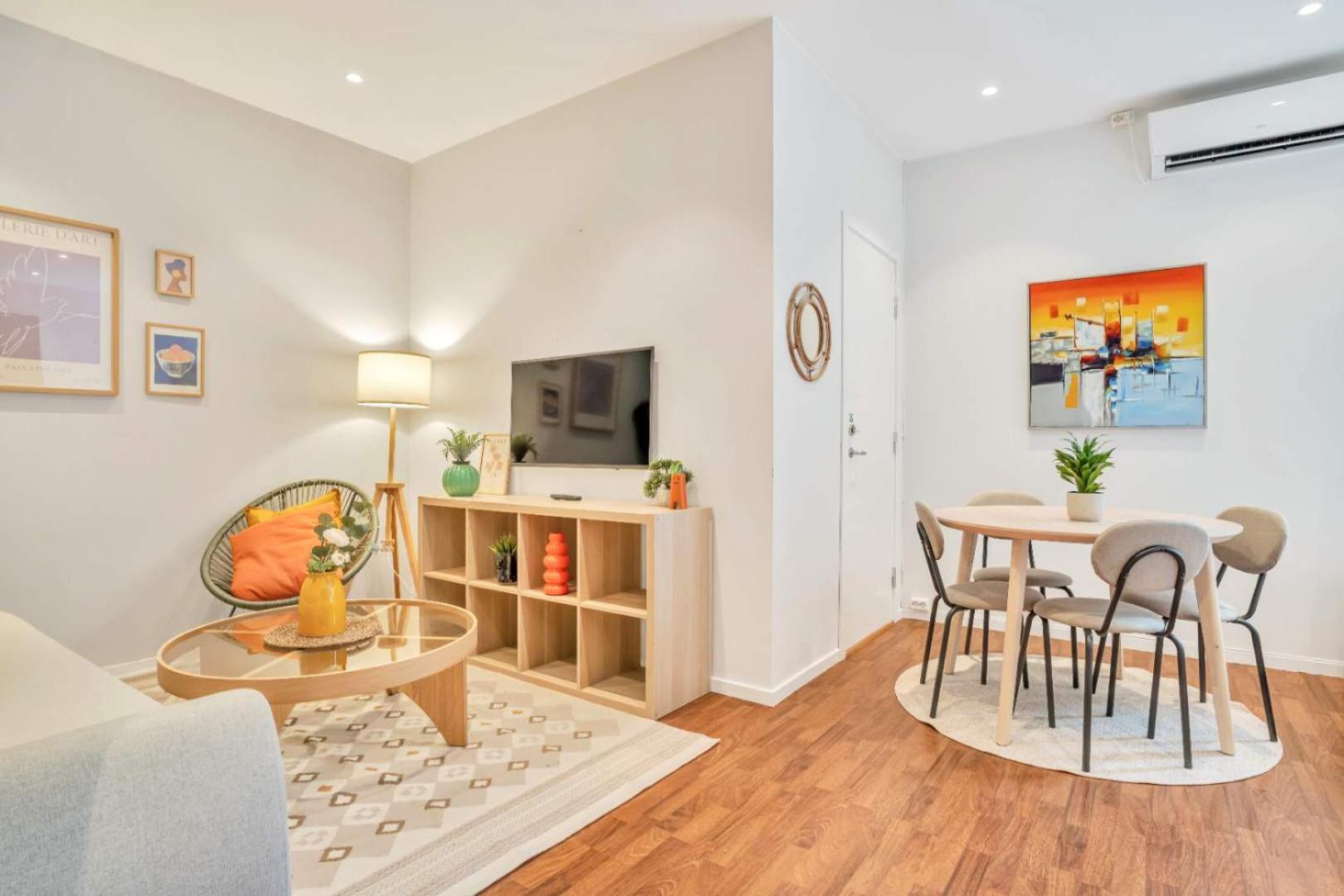 Heimby - Roomy W Free Parking And Seaview Apartment *