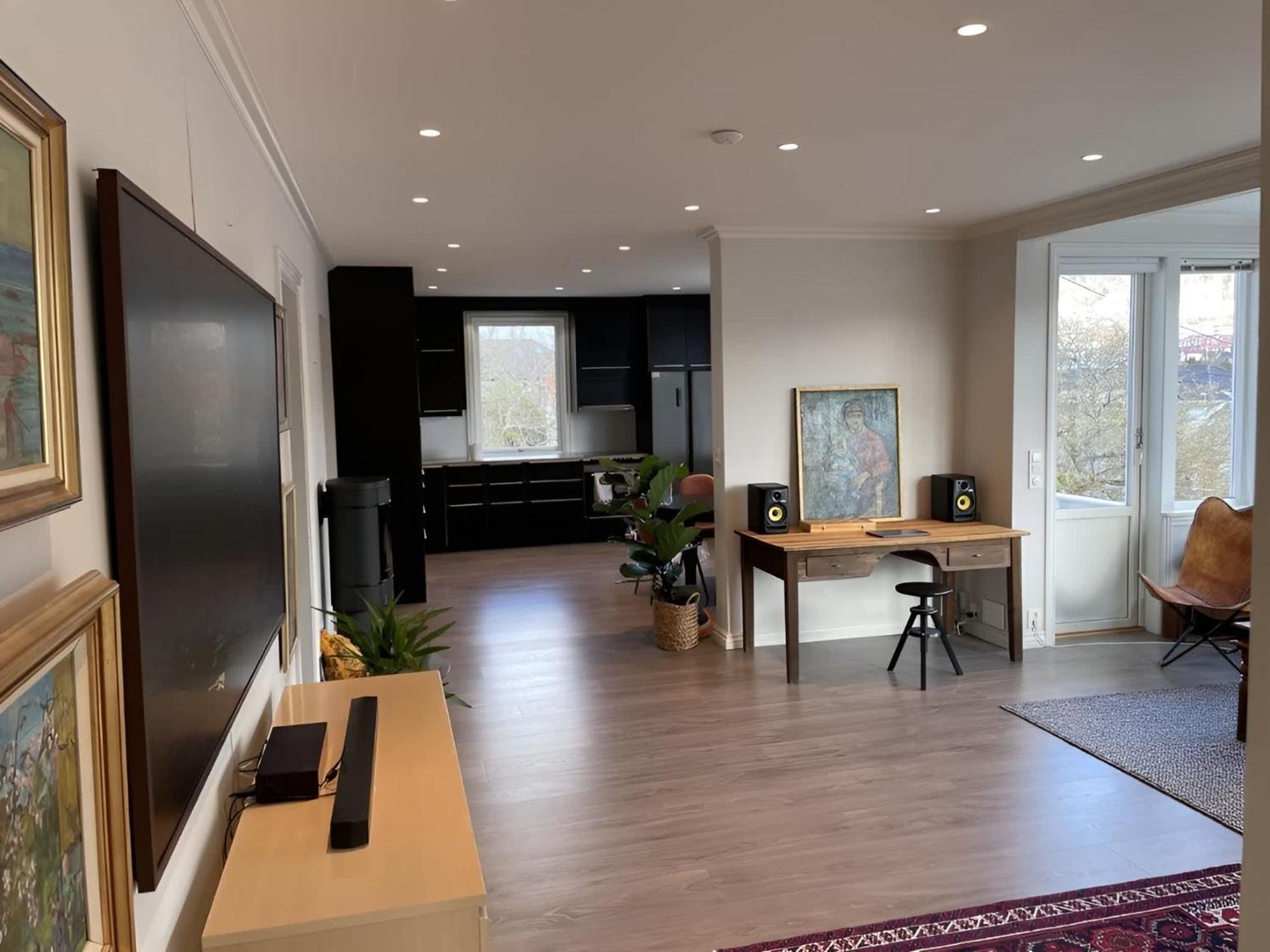 Peaceful With Balcony - Near Tram & Trails * Bergen