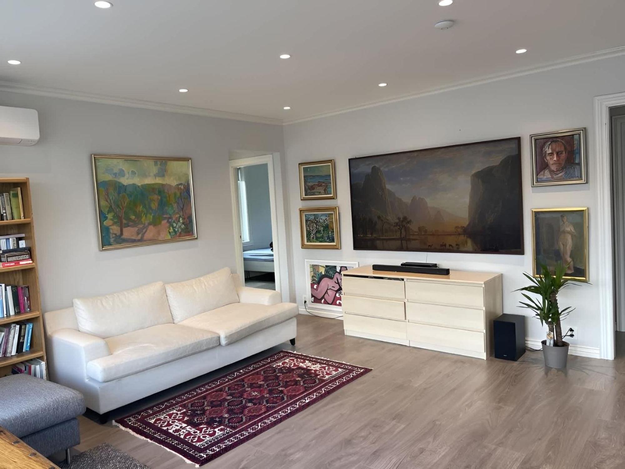 Peaceful With Balcony - Near Tram & Trails Apartment Bergen