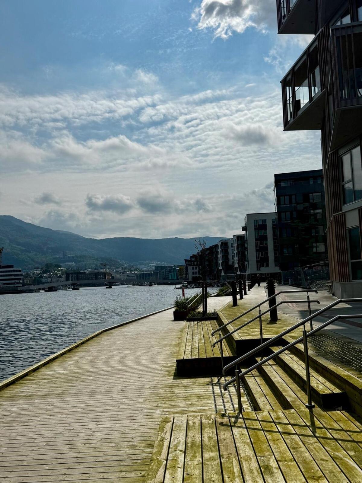 Apartment Modern Right On The Dock - Near Downtown *